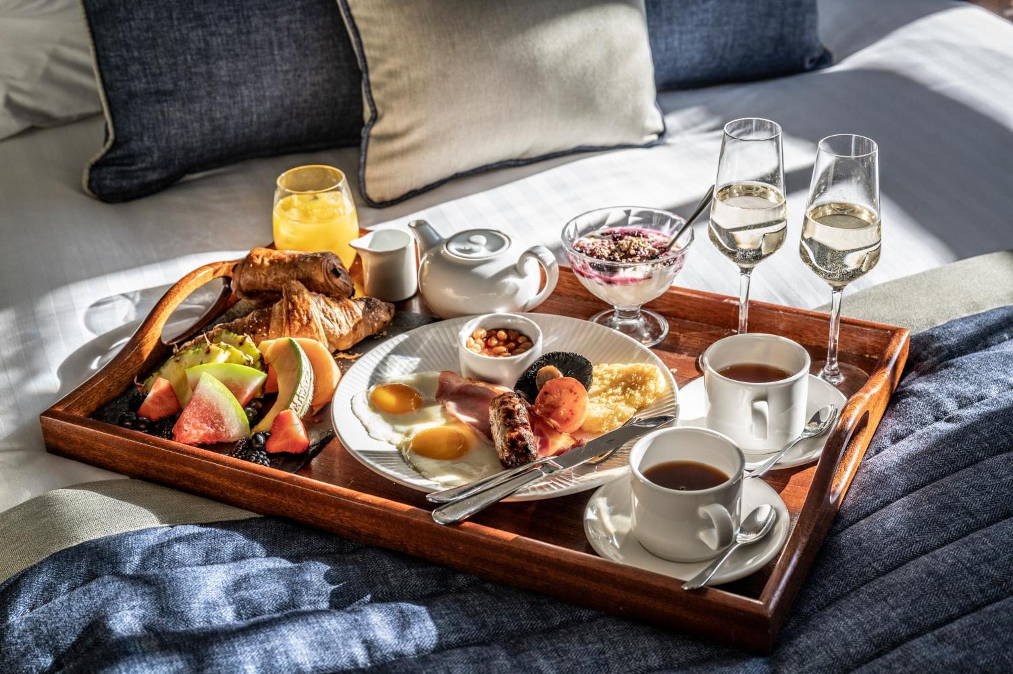 Nutfield Priory & Hotel 4*
