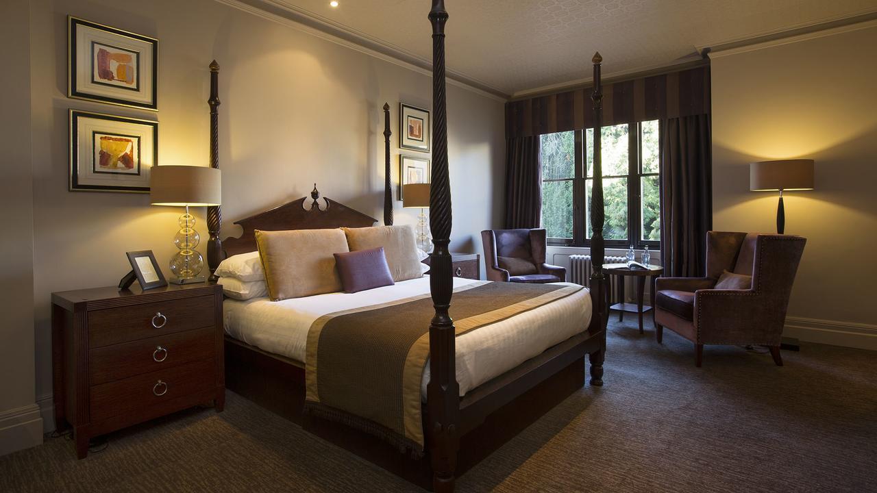 Nutfield Priory & Hotel Redhill (Surrey)