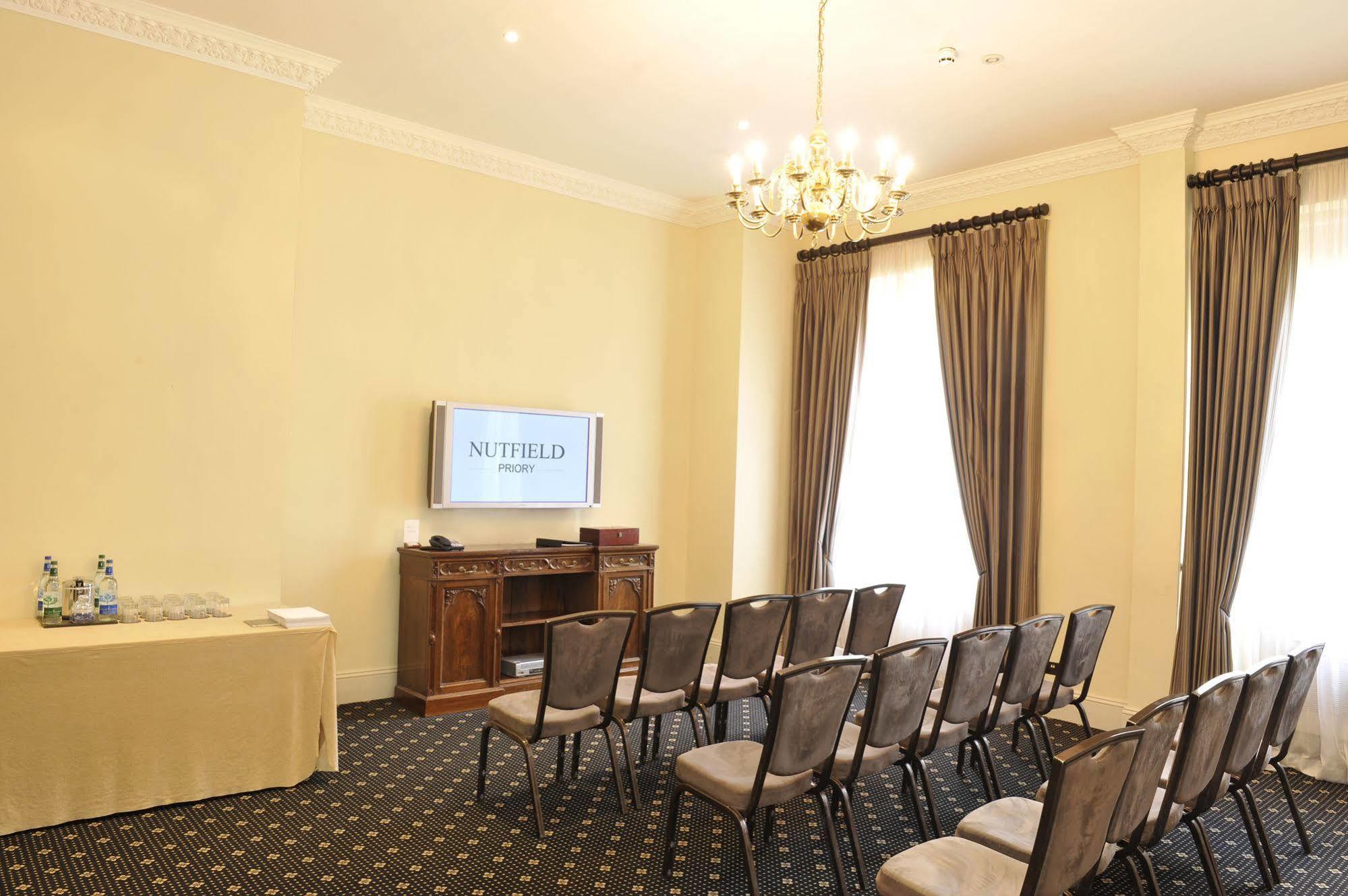 Nutfield Priory & 4* Redhill (Surrey)