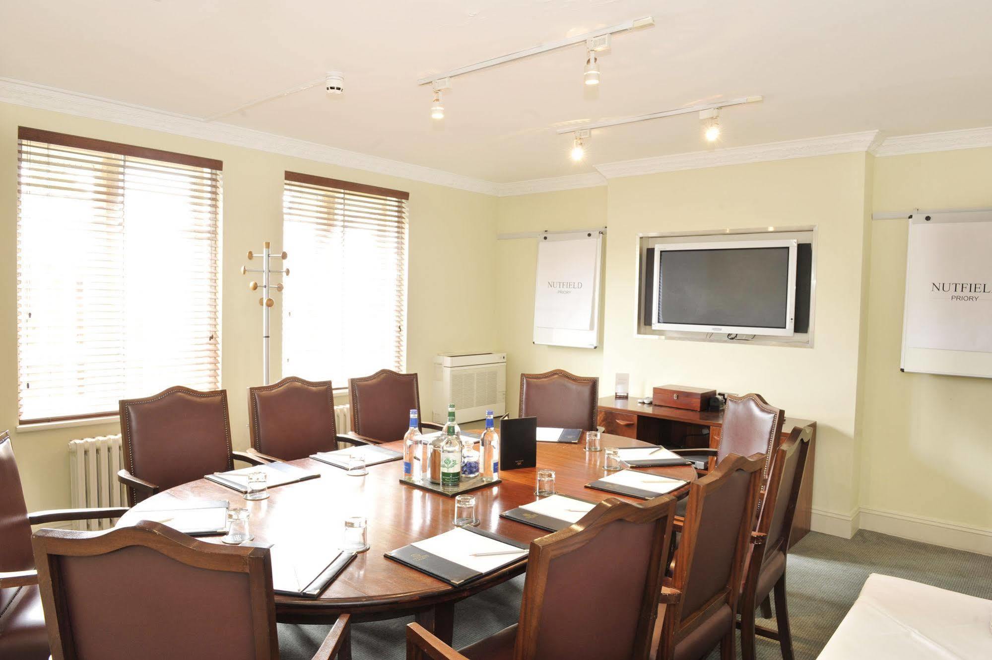 Hotel Nutfield Priory & 4*