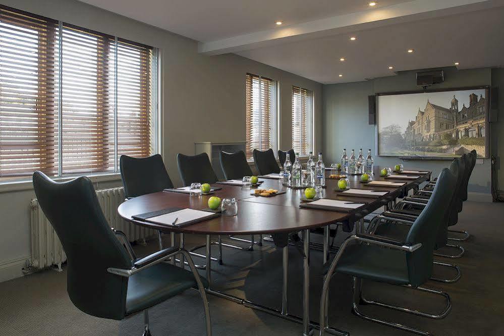 Hotel Nutfield Priory & 4*