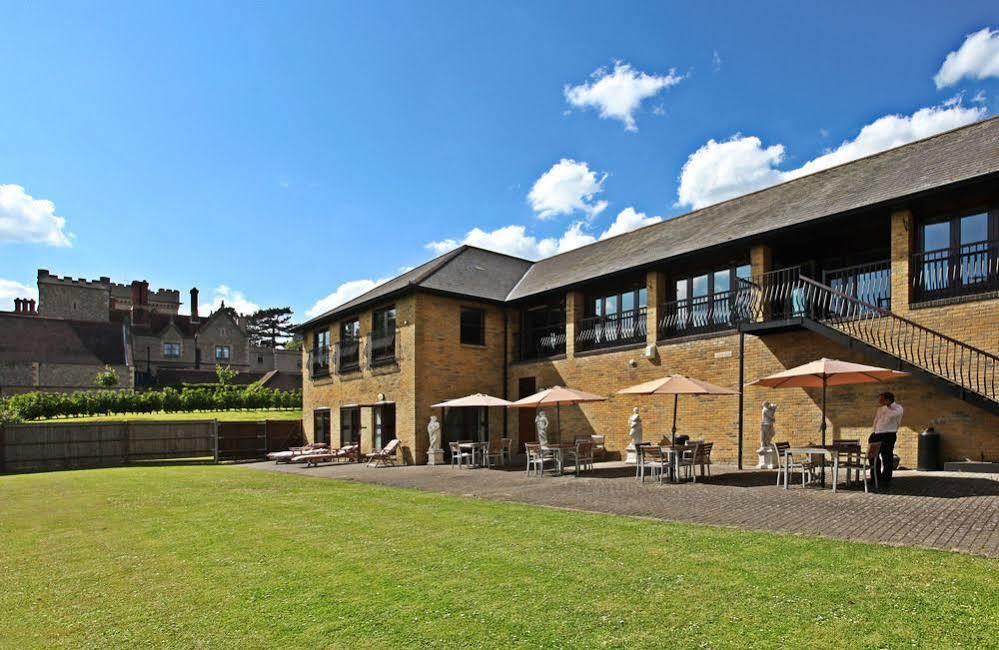Nutfield Priory & 4* Redhill (Surrey)