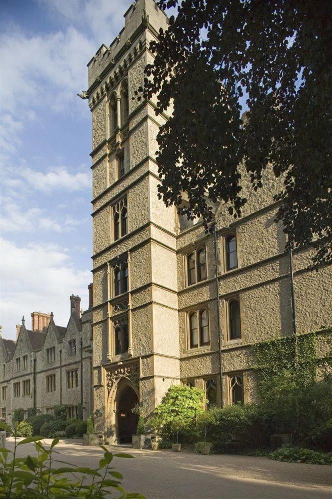Nutfield Priory & 4* Redhill (Surrey)